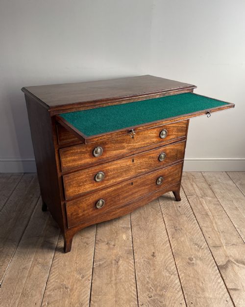 GEORGIAN MAHOGANY CHEST OF DRAWERS - ADDITIONAL PHOTO 4