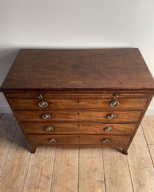 GEORGIAN MAHOGANY CHEST OF DRAWERS - ADDITIONAL PHOTO 5