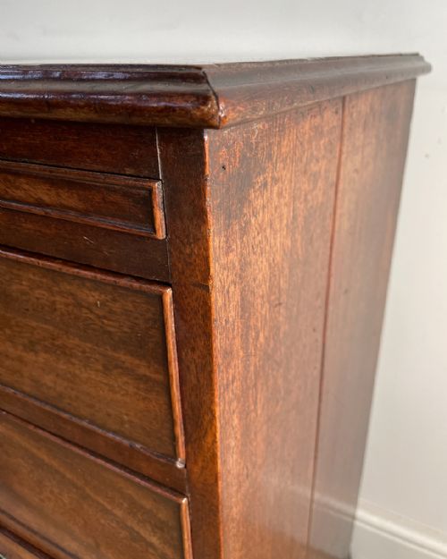 GEORGIAN MAHOGANY CHEST OF DRAWERS - ADDITIONAL PHOTO 9