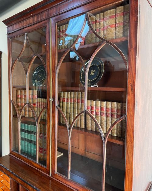 FINE GEORGIAN MAHOGANY SECRETAIRE BOOKCASE - ADDITIONAL PHOTO 6
