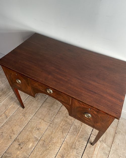 FINE 19TH CENTURY MAHOGANY DRESSING TABLE - ADDITIONAL PHOTO 4