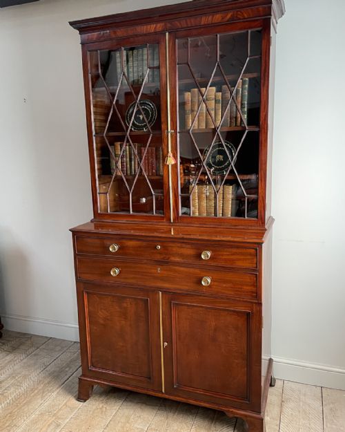 FINE GEORGIAN MAHOGANY SECRETAIRE BOOKCASE - ADDITIONAL PHOTO 5