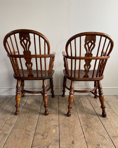 SUPERB PAIR OF YEW WOOD WINDSOR ARM CHAIRS - ADDITIONAL PHOTO 5