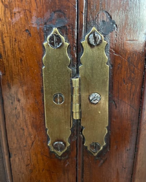 GEORGE III FLOOR STANDING TWO TIER MAHOGANY CORNER CUPBOARD - ADDITIONAL PHOTO 7