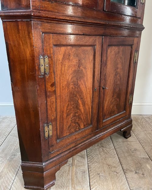 GEORGE III FLOOR STANDING TWO TIER MAHOGANY CORNER CUPBOARD - ADDITIONAL PHOTO 9