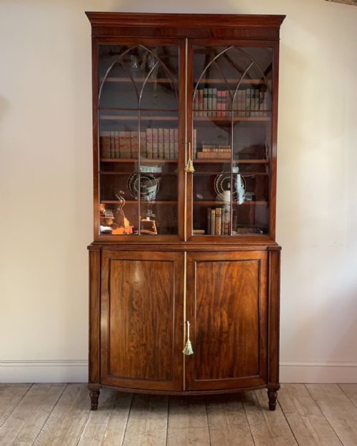 fine quality early 19th century mahogany bookcase cabinet - CATEGORY: ANTIQUE BOOKCASES - DATED 19TH CENTURY