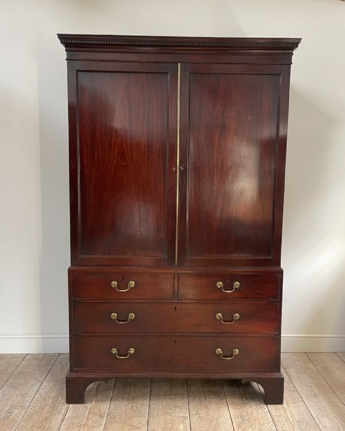 wonderful original georgian mahogany linen press - CATEGORY: ANTIQUE CUPBOARDS - DATED 18TH CENTURY