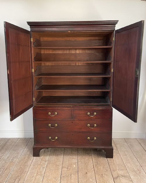WONDERFUL ORIGINAL GEORGIAN MAHOGANY LINEN PRESS - ADDITIONAL PHOTO 1