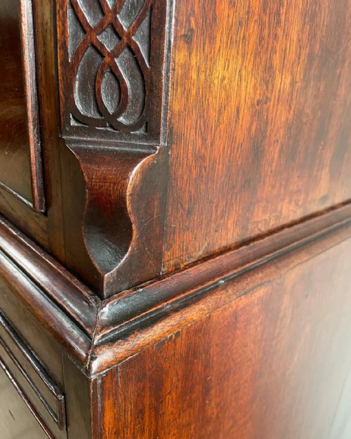 SUPERB GEORGE III MAHOGANY CHEST ON CHEST - ADDITIONAL PHOTO 7