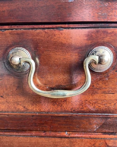 CHARMING SMALL EARLY 19TH CENTURY MAHOGANY BUREAU - ADDITIONAL PHOTO 9
