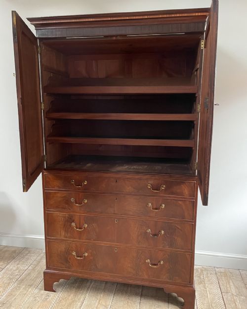LOVELY GEORGIAN MAHOGANY SECRETAIRE CABINET - ADDITIONAL PHOTO 2