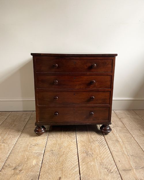CHARMING SMALL REGENCY ROSEWOOD CHEST OF DRAWERS - ADDITIONAL PHOTO 2