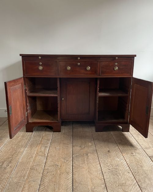 SMALL 19TH CENTURY MAHOGANY SIDEBOARD - ADDITIONAL PHOTO 4