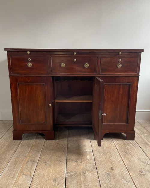 SMALL 19TH CENTURY MAHOGANY SIDEBOARD - ADDITIONAL PHOTO 6