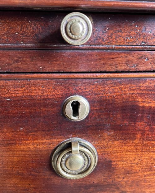 SMALL 19TH CENTURY MAHOGANY SIDEBOARD - ADDITIONAL PHOTO 9