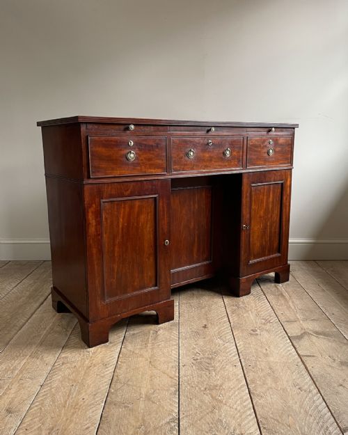 small 19th century mahogany sideboard - CATEGORY: ANTIQUE SIDEBOARDS - DATED 19TH CENTURY