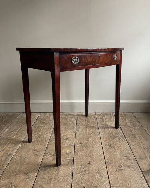 georgian mahogany bowfront side table - CATEGORY: ANTIQUE TABLES - DATED GEORGIAN
