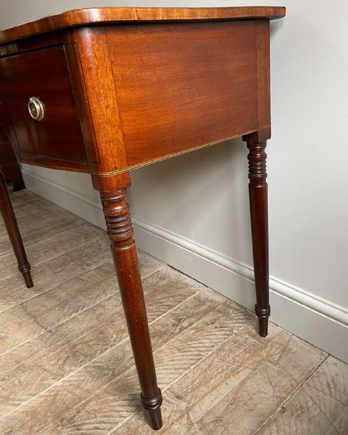 EARLY 19TH CENTURY MAHOGANY BOWFRONT DRESSING TABLE - ADDITIONAL PHOTO 5