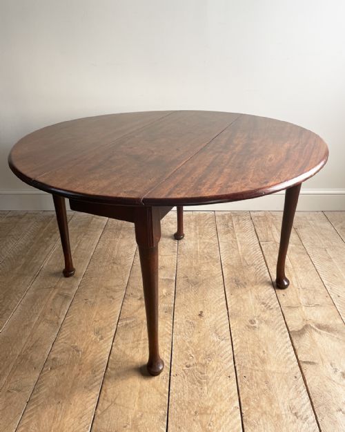 lovely georgian mahogany oval drop leaf dining table - CATEGORY: ANTIQUE TABLES - DATED GEORGIAN