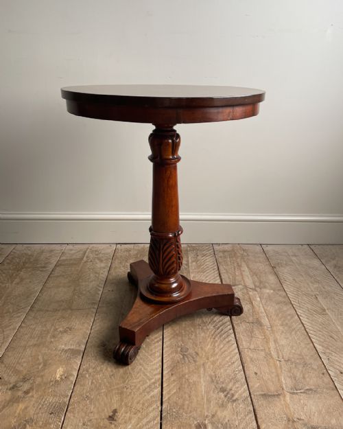 fine quality william iv pedestal lamp table - CATEGORY: ANTIQUE TABLES - DATED 19TH CENTURY