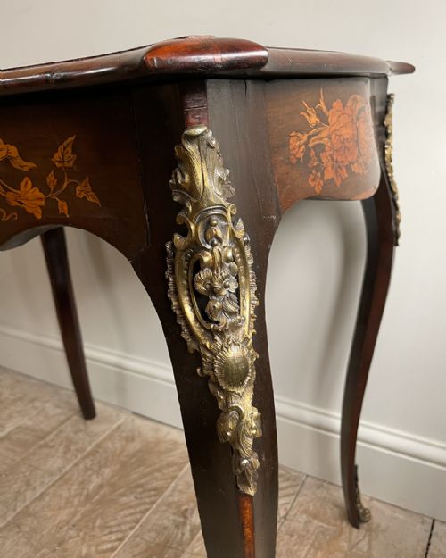 SMALL FRENCH WALNUT AND MARQUETRY CENTRE TABLE - ADDITIONAL PHOTO 6