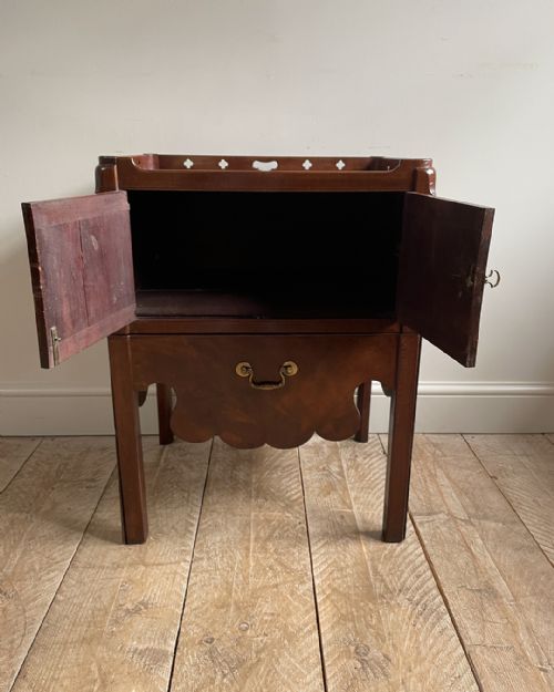 GEORGIAN MAHOGANY TRAYTOP COMMODE - ADDITIONAL PHOTO 7