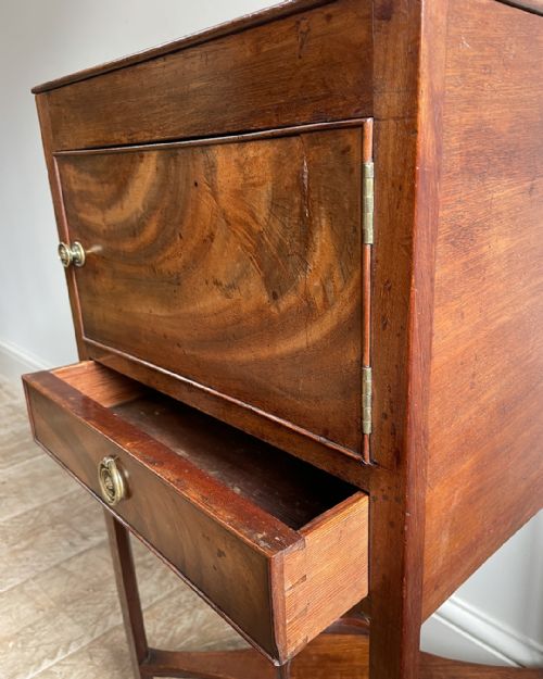 LOVELY FADED MAHOGANY GEORGIAN POT CUPBOARD - ADDITIONAL PHOTO 7