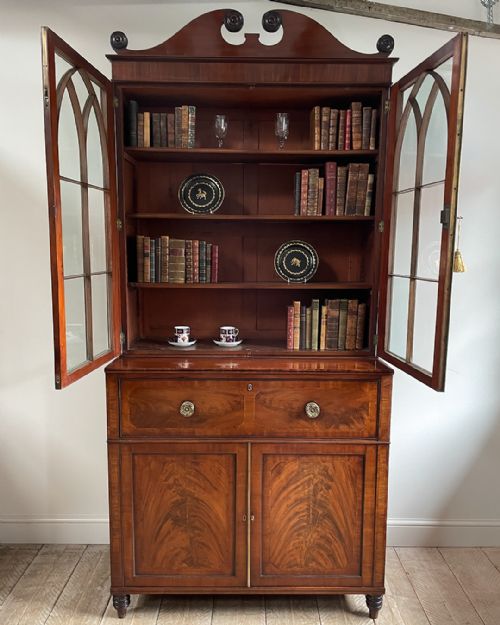 FINE QUALITY GEORGIAN MAHOGANY SECRETAIRE BOOKCASE - ADDITIONAL PHOTO 3