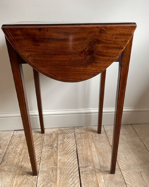CHARMING SMALL MAHOGANY PEMBROKE WORK TABLE - ADDITIONAL PHOTO 7