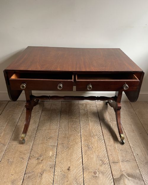 FINE QUALITY REGENCY MAHOGANY SOFA TABLE - ADDITIONAL PHOTO 1
