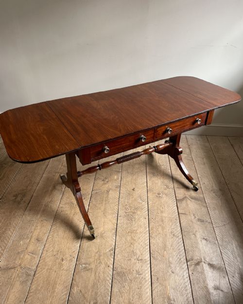 FINE QUALITY REGENCY MAHOGANY SOFA TABLE - ADDITIONAL PHOTO 2