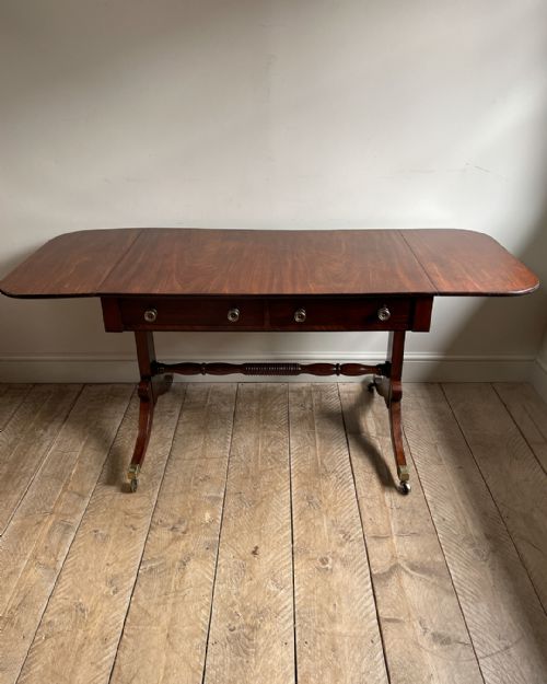 FINE QUALITY REGENCY MAHOGANY SOFA TABLE - ADDITIONAL PHOTO 4