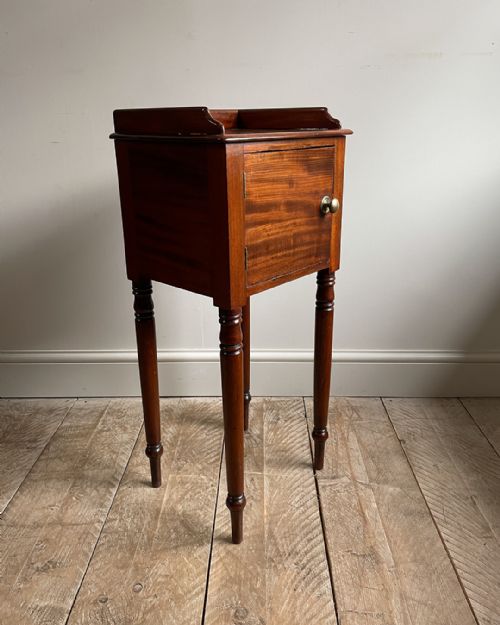 early victorian mahogany pot cupboard - CATEGORY: ANTIQUE CUPBOARDS - DATED VICTORIAN