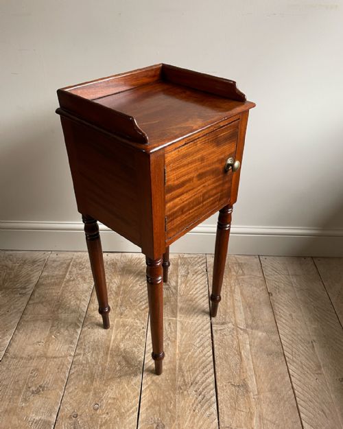 EARLY VICTORIAN MAHOGANY POT CUPBOARD - ADDITIONAL PHOTO 1