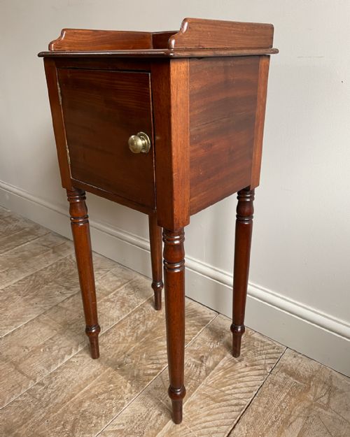 EARLY VICTORIAN MAHOGANY POT CUPBOARD - ADDITIONAL PHOTO 6