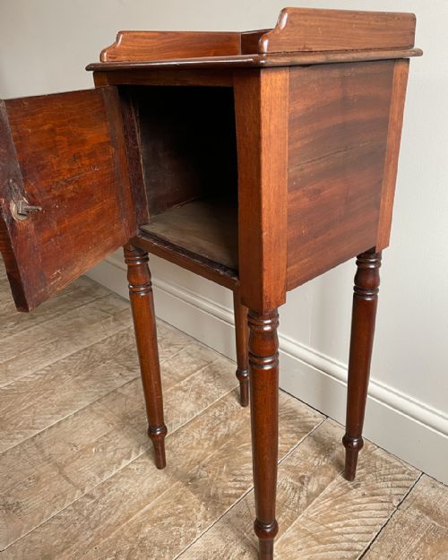 EARLY VICTORIAN MAHOGANY POT CUPBOARD - ADDITIONAL PHOTO 7