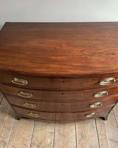 GEORGIAN MAHOGANY BOWFRONT CHEST OF DRAWERS - ADDITIONAL PHOTO 5