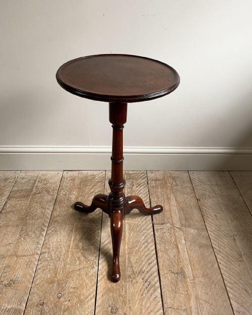 elegant georgian mahogany candle stand - CATEGORY: ANTIQUE TABLES - DATED GEORGIAN