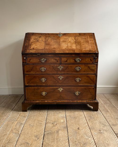 lovely george ii walnut bureau - CATEGORY: ANTIQUE BUREAU - DATED GEORGIAN