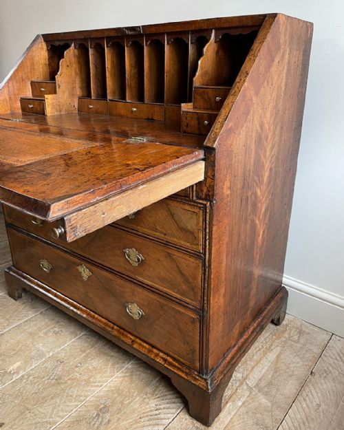 LOVELY GEORGE II WALNUT BUREAU - ADDITIONAL PHOTO 6