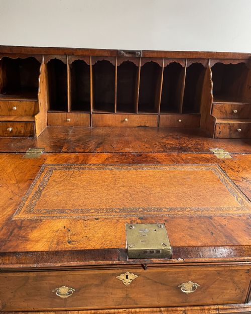 LOVELY GEORGE II WALNUT BUREAU - ADDITIONAL PHOTO 8