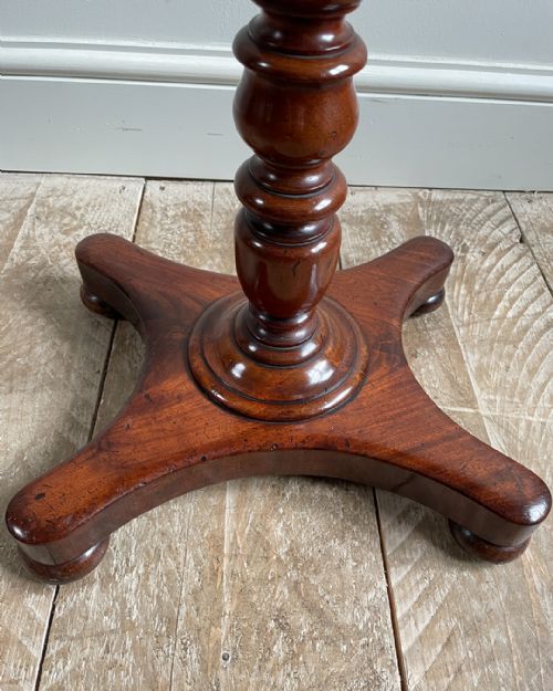 SMALL MAHOGANY PEDESTAL LAMP TABLE - ADDITIONAL PHOTO 6