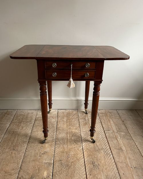 LATE REGENCY MAHOGANY PEMBROKE WORK TABLE - ADDITIONAL PHOTO 5