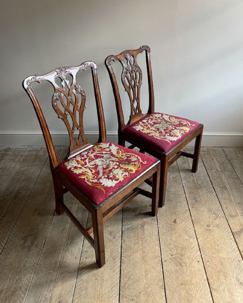 PAIR OF CHIPPENDALE PERIOD SIDE CHAIRS - ADDITIONAL PHOTO 2