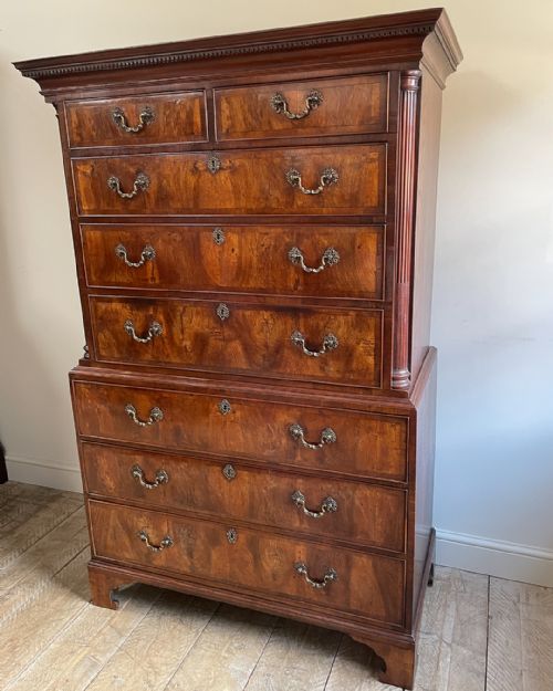 MAGNIFICENT EARLY GEORGIAN WALNUT CHEST ON CHEST - ADDITIONAL PHOTO 2