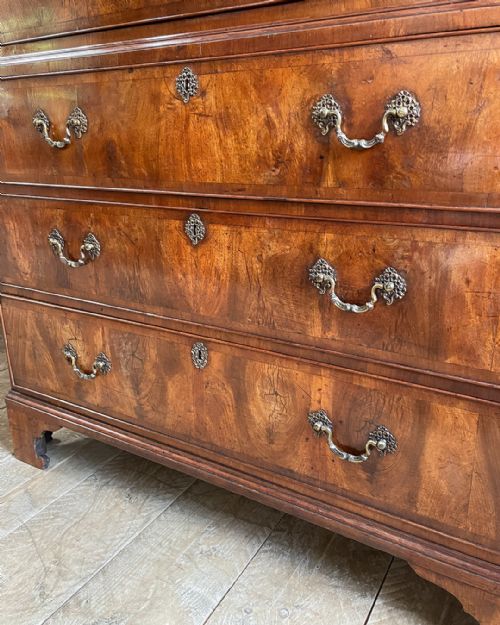 MAGNIFICENT EARLY GEORGIAN WALNUT CHEST ON CHEST - ADDITIONAL PHOTO 3