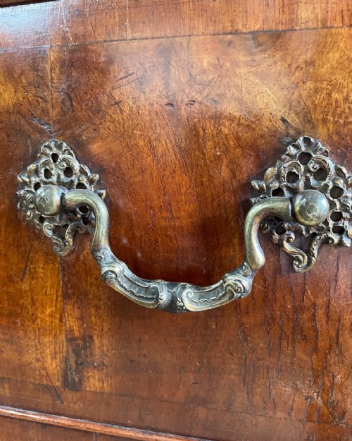 MAGNIFICENT EARLY GEORGIAN WALNUT CHEST ON CHEST - ADDITIONAL PHOTO 8