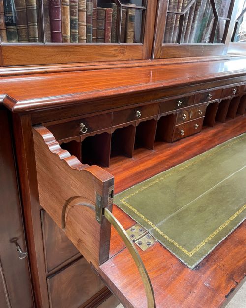 HANDSOME GEORGE IV MAHOGANY BREAKFRONT SECRETAIRE BOOKCASE - ADDITIONAL PHOTO 3