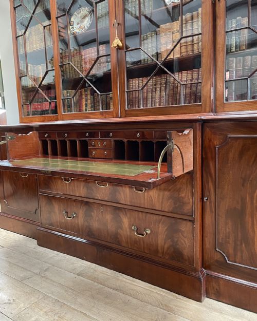 HANDSOME GEORGE IV MAHOGANY BREAKFRONT SECRETAIRE BOOKCASE - ADDITIONAL PHOTO 6