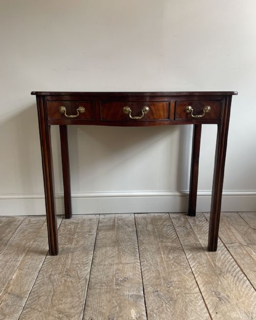 MAHOGANY SERPENTINE SIDE TABLE - ADDITIONAL PHOTO 3